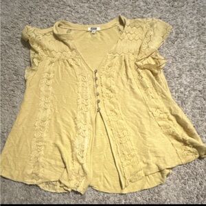 Boho Gimmicks Yellow Knit Flutter  Short Sleeve Wood Button Ruffle Blouse M